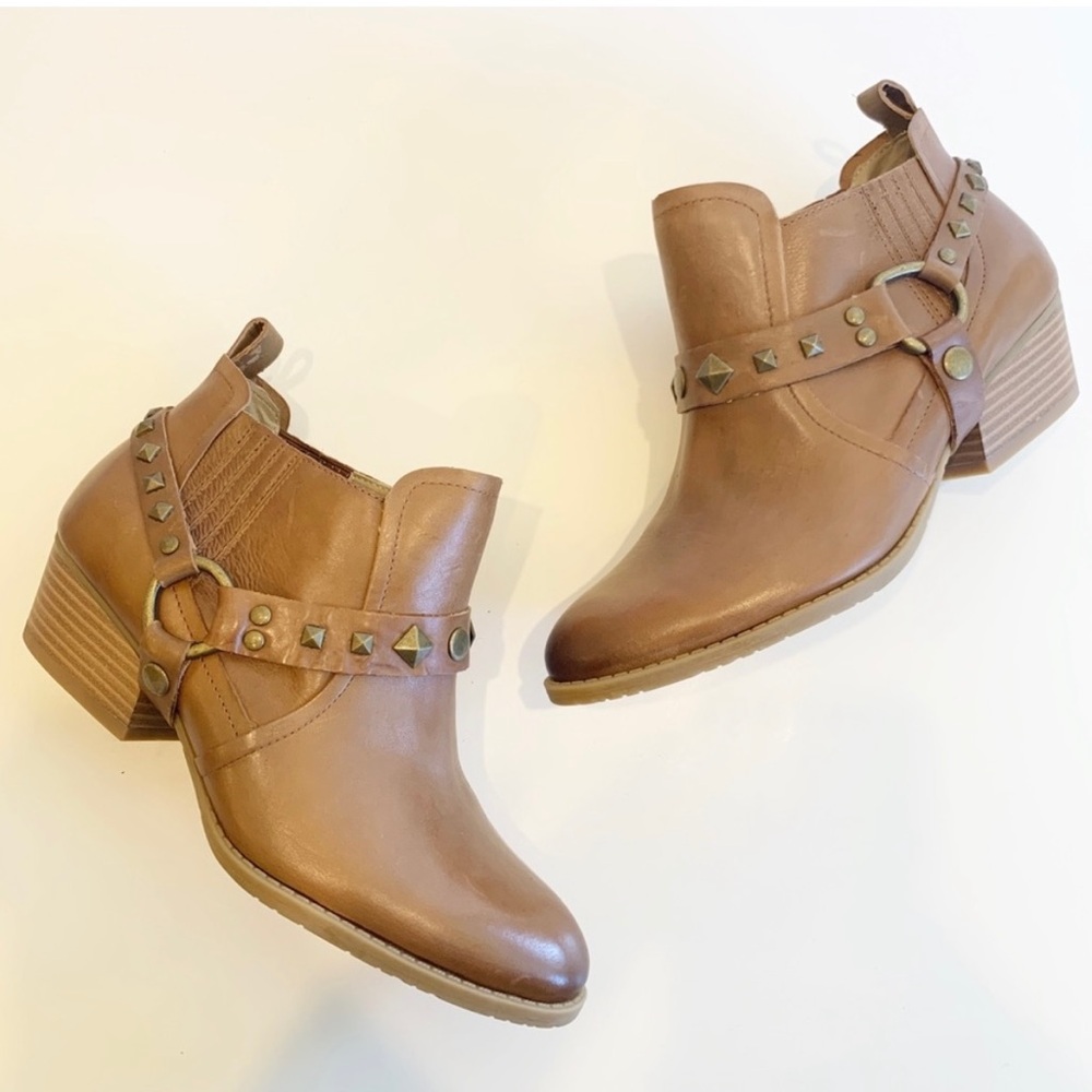 Never worn Kenneth Cole Rock n Raw booties. Perfect for fall! - Picture 3 of 6